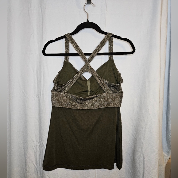 G85. Lululemon Wrap It Up Tank in Jazzy White Gator Green/Gator Green - Size 10 - Picture 2 of 8